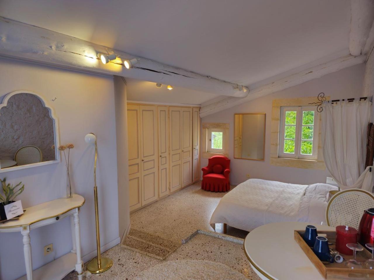 Ancien Mas Du Moulin Bed & Breakfast Eygalières Екстериор снимка