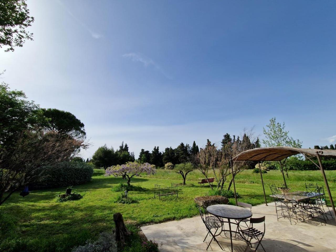 Ancien Mas Du Moulin Bed & Breakfast Eygalières Екстериор снимка