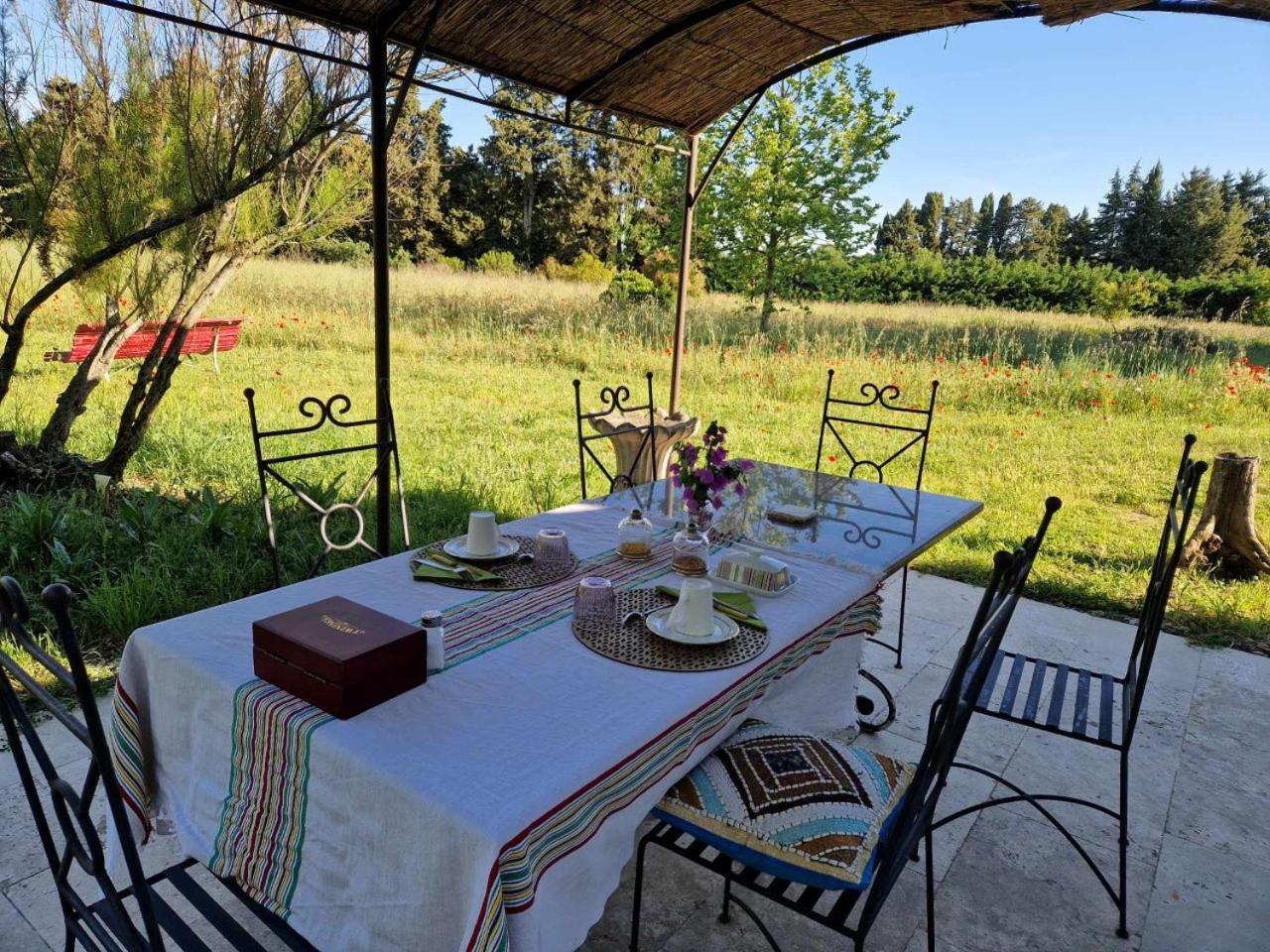 Ancien Mas Du Moulin Bed & Breakfast Eygalières Екстериор снимка