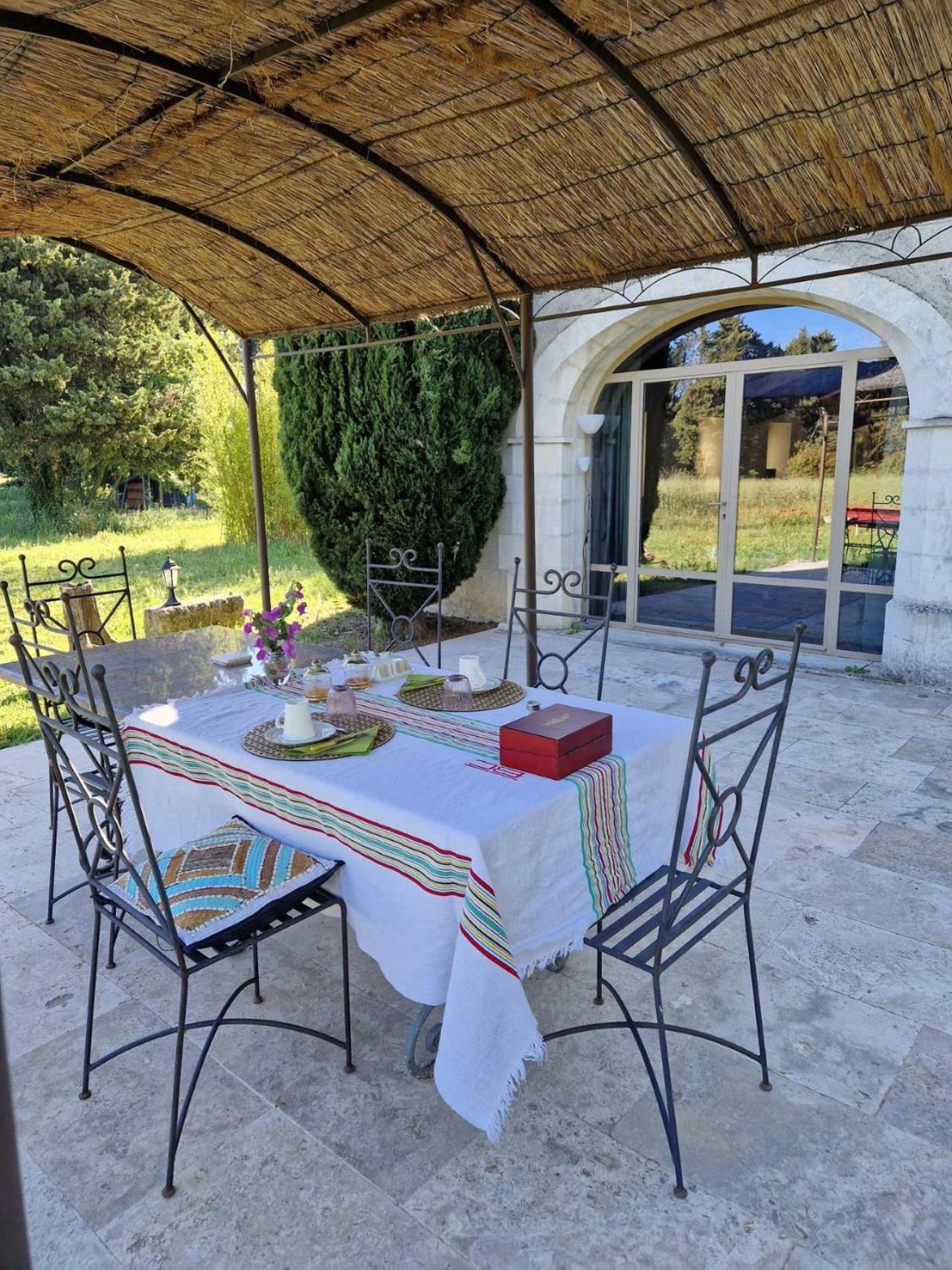 Ancien Mas Du Moulin Bed & Breakfast Eygalières Екстериор снимка